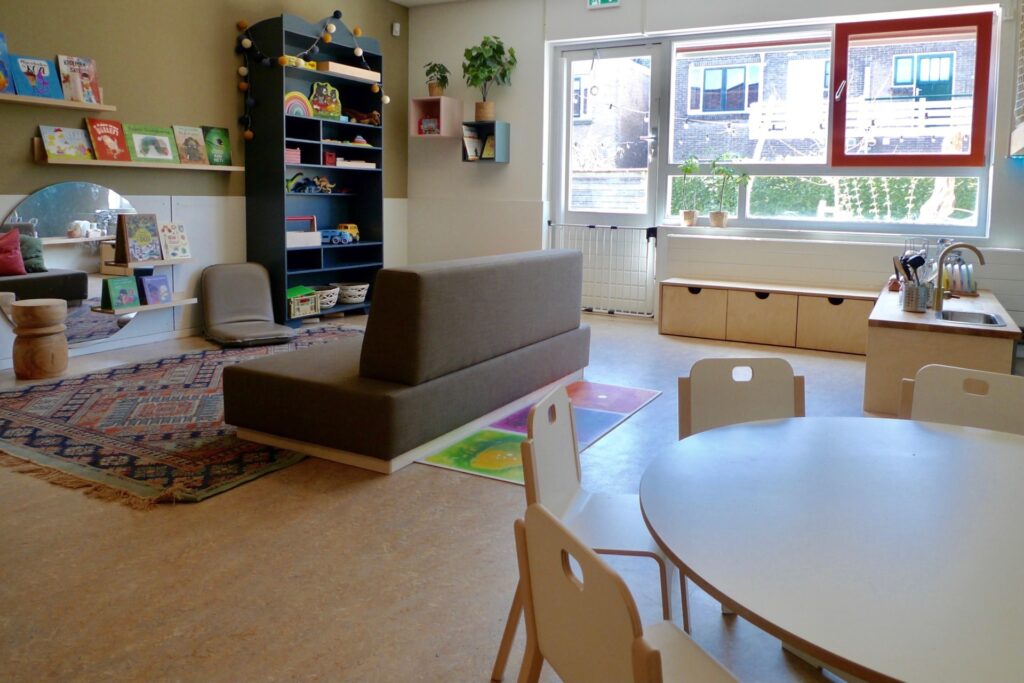 Binnen bij De Piramide, TintelTuin.